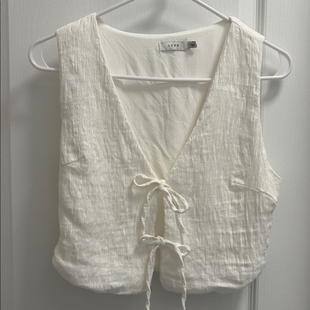 Lush Elegant White Top